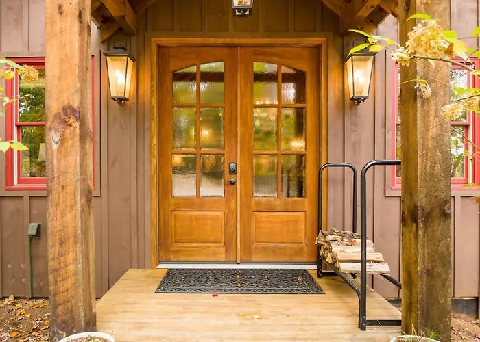 New Listing! The Laurel Mountain Chalet