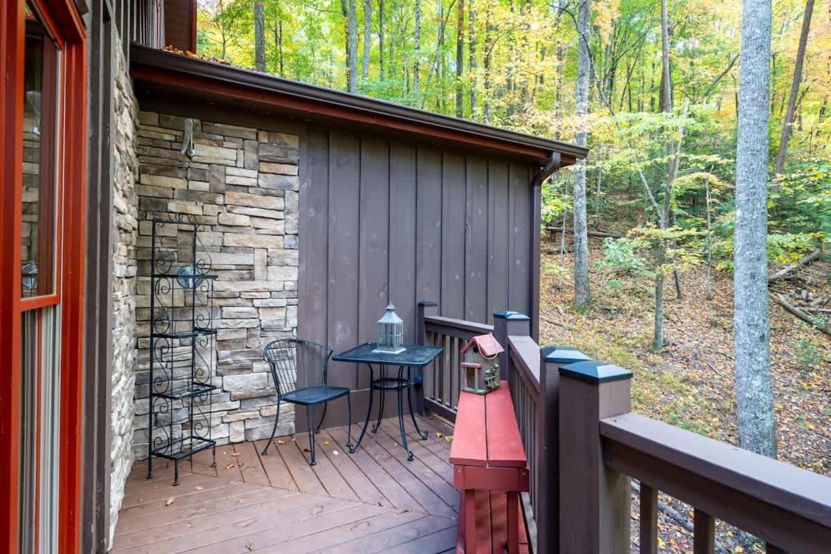 New Listing! The Laurel Mountain Hébergement de vacances