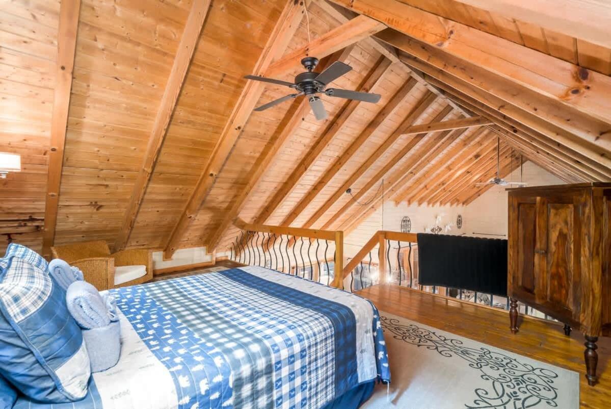 New Listing! The Laurel Mountain Hébergement de vacances