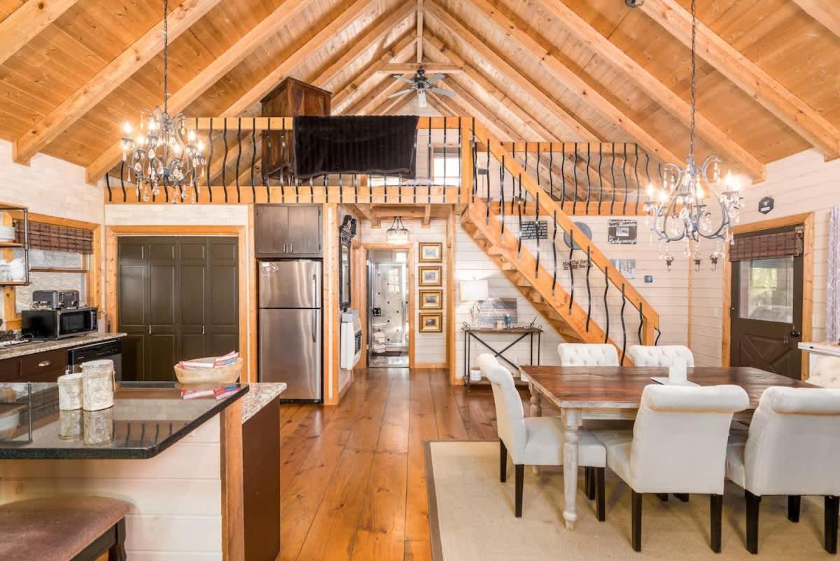 New Listing! The Laurel Mountain Hébergement de vacances